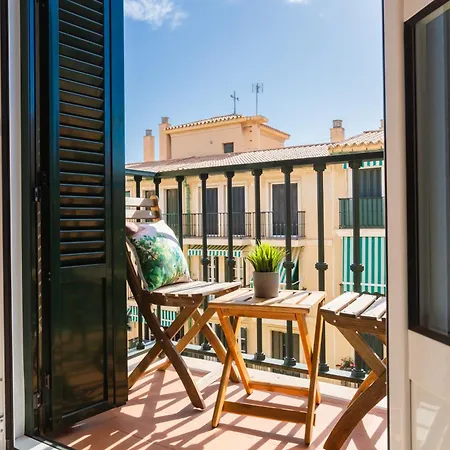 Centro Ii: And Bright With Balconies Apartment Malaga